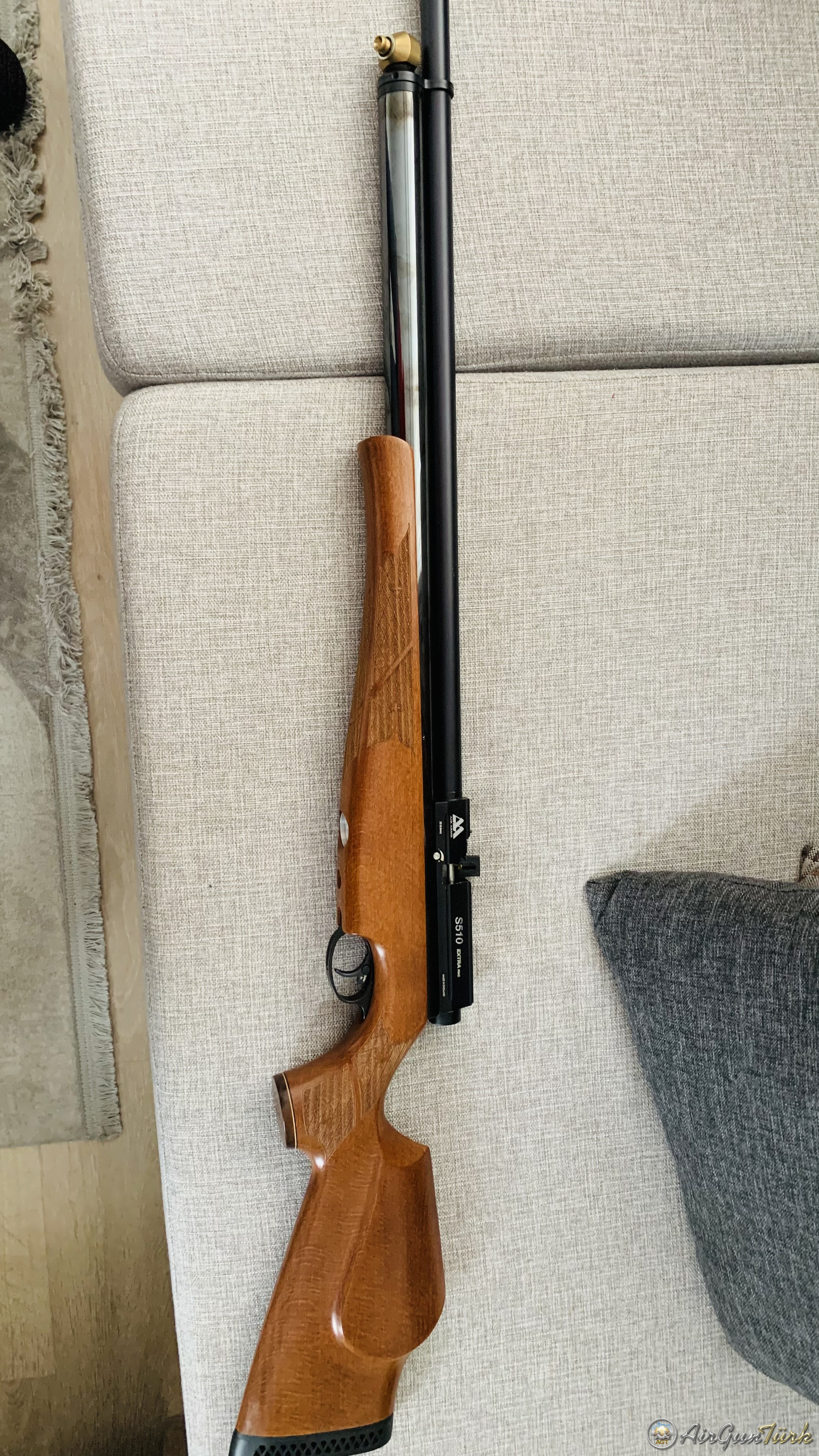 D333E816-4704-4D09-B306-2468D628309E