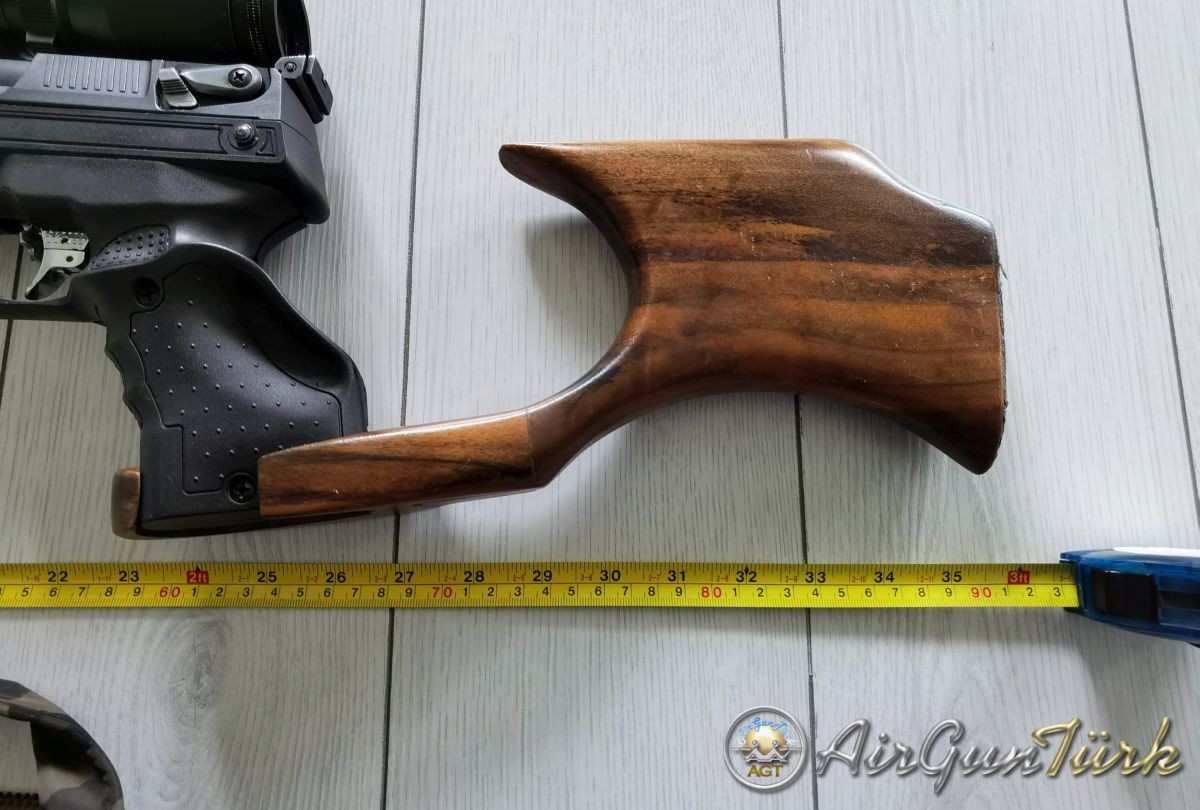 Uzun namlu dipcik ve moderatörlü Zoraki Ultra HP01​.